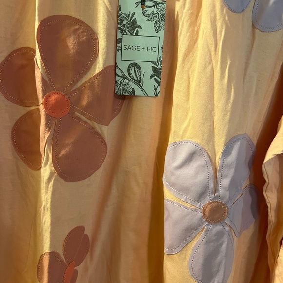 Sage & Fig size 2X Floral Peach and Lavender Women's Top, New with tags - Picture 2 of 5